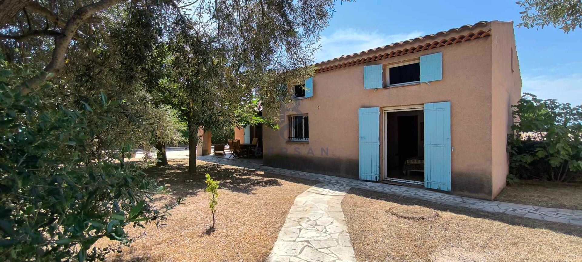 VILLA AVEC PISCINE TOUR DE MARE 2